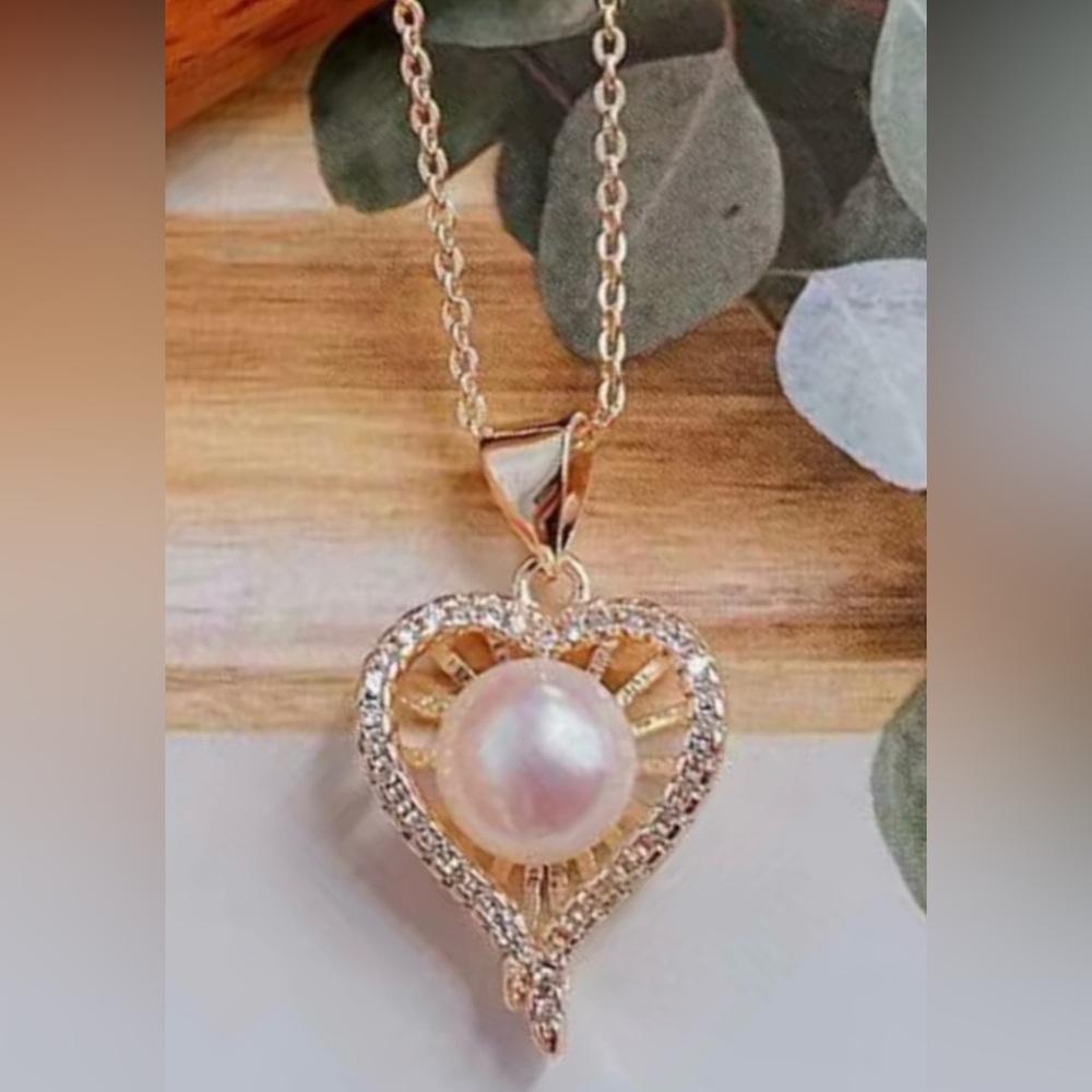Genuine Freshwater Pearl 18KT Gold Plated Heart Pendant Necklace